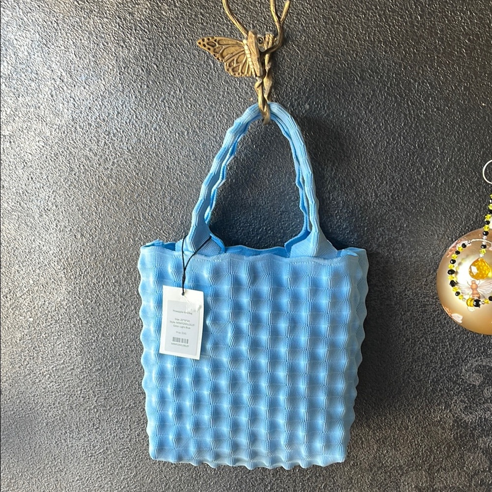 Max Simple NYC  Pineapple Fiber Tote. Baby blue . NEW with tags
